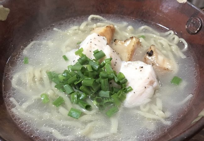 鶏そばと餃子がおすすめ