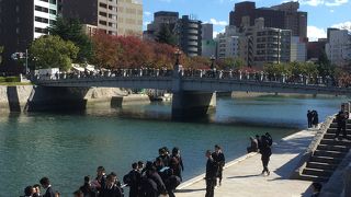 原爆ドーム前を流れる川