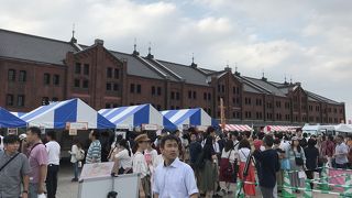 賑やか！横浜赤レンガ倉庫！！