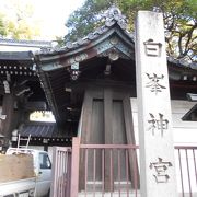 蹴鞠で有名な神社です