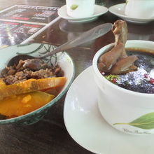 南瓜と牛肉、鳥のスープ