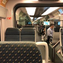 20分おき位に来るExpressはノンストップでKLまで