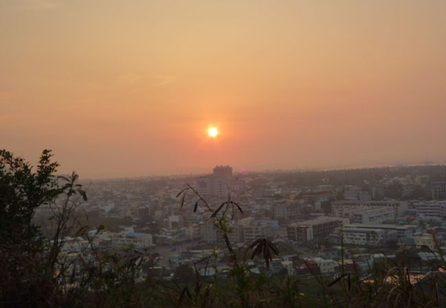 高雄市内の近場のハイキングとしては最適、ここからの景色も良く、夕日の眺めは素晴らしいです。