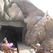 七人の小人のマイントレイン (七個小矮人鉱山車)