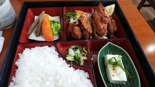 住宅街の中の定食屋さん