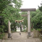 赤湯温泉に宿泊した時の朝の散歩で訪れた烏帽子山八幡宮です。