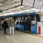リオ国際空港から五輪会場：Barra da Tijucaまでを結ぶ交通機関として作られたBRT（ベー・エヒ・テェー）（Bus Rapid Transit／リオデジャネイロ／ブラジル）