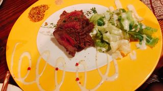 お肉メインの居酒屋