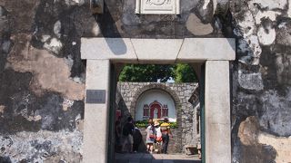 大砲と写真を。