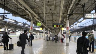 朝６時台でも座れない