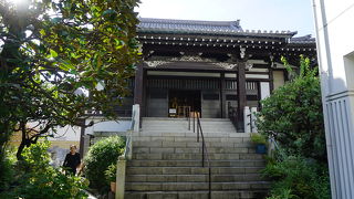 寺の会館のような建物も立派