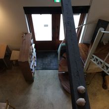 二階から出入り口撮影