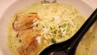 ジェノベーゼラーメン