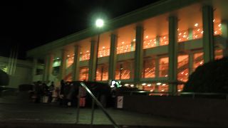 駅から遠く、古い