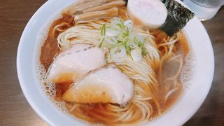 麺が香ばしい「木曜日」ラーメン