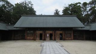 彦根城中堀の外にある神社