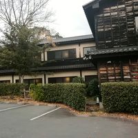 帳場と旅籠八幡野の宿泊棟