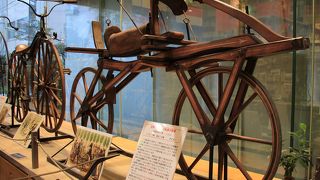 世界で最初の自転車などが展示されていました