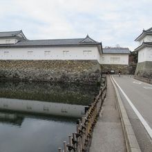 中堀に面した多聞櫓