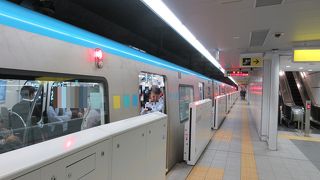 仙台を東西に走る路線で、まだ新しくて快適でした。