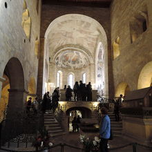 聖歌隊席へ通じるバロック式階段