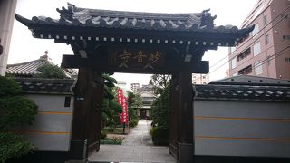 池の妙音寺と呼ばれています