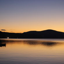 朝焼けの山中湖