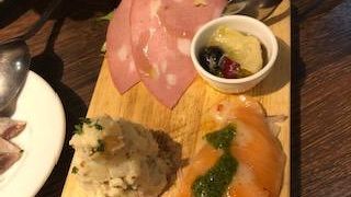 世界三大牛×個室肉バル KURA 神田店