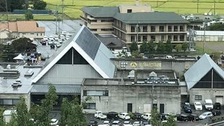 諏訪湖のSAから見えます。