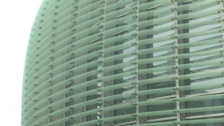 美術品よりも建物が気になります。