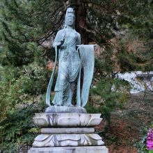 はたきり観音です