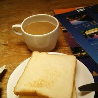 朝食のパンは食べ放題