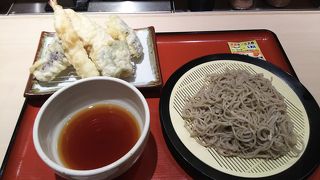 打ちたて？　茹でたて？　厳選した１００％蕎麦粉を使用？　