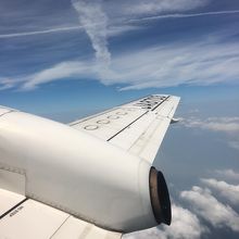 エンジンの真横の座席でした。