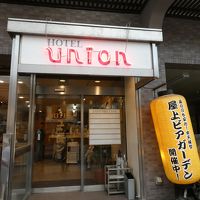 入口です。夏はビヤガーデンも・・・