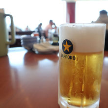 大きな窓からは長崎の景色が見えます