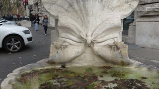 バルベリーニ広場からの始まりの・・・