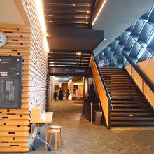 スタイリッシュな内装