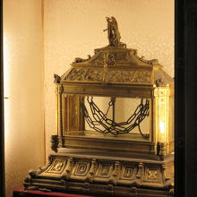 サン ピエトロ イン ヴィンコリ教会 