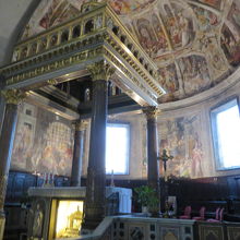 サン ピエトロ イン ヴィンコリ教会 