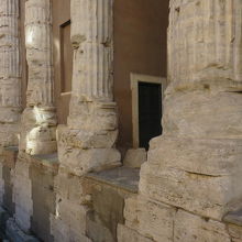 アドリアーノ神殿 　