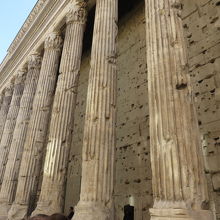 アドリアーノ神殿 　