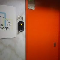 ハイフォンマンションの５階にあります。