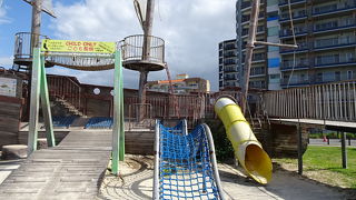 大きな船の遊具