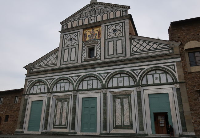 Basilica Di San Miniato Al Monte サンミニアートアルモンテ教会 イタリア ウェデイング フィレンツェで結婚式現地コーディネート