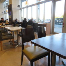 フードコート内