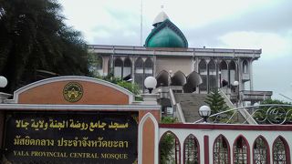 ヤラ セントラルモスク