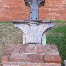 鉄の柱頭の様子