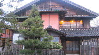 明治天皇侍医の宿泊所にも利用されたことがある、由緒ある邸宅です