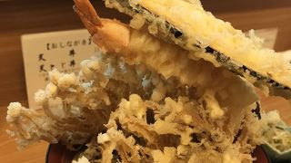 揚げたてボリュームたっぷりな天丼